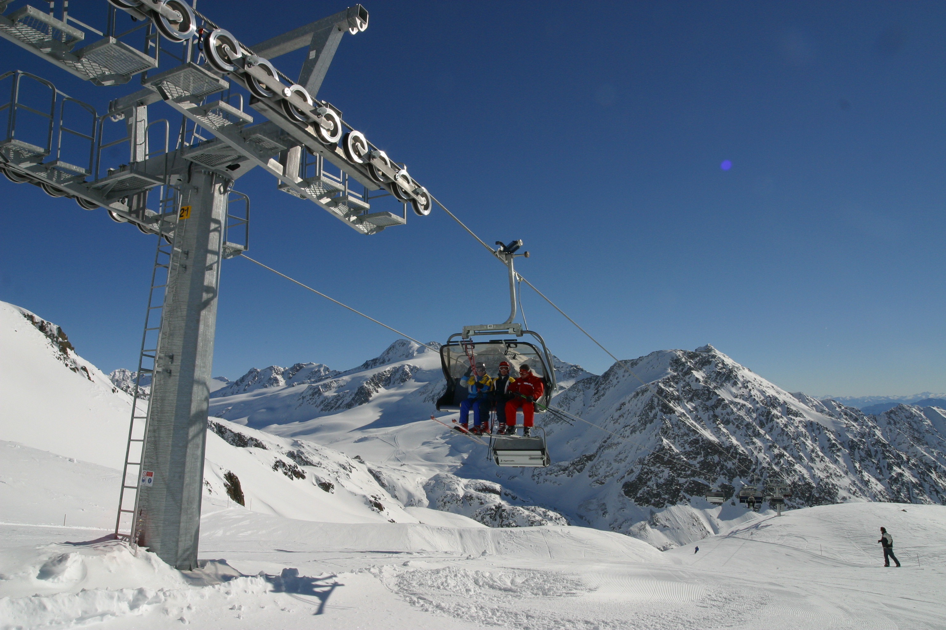 Bezvadné lyžování bez front na Schnalstale na severu Itálie