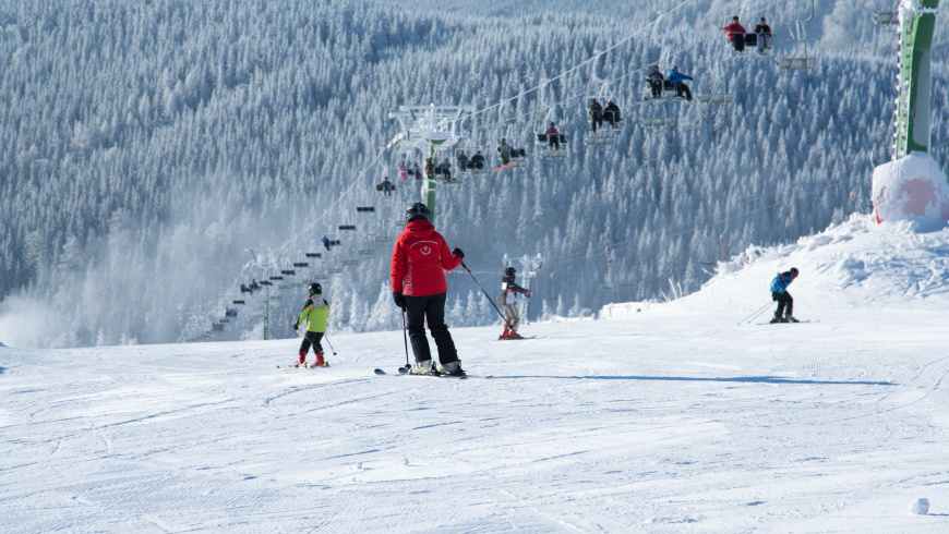 Nejen severní strana Klínovce láká lyžaře a snowboardisty na parádní sněhové podmínky